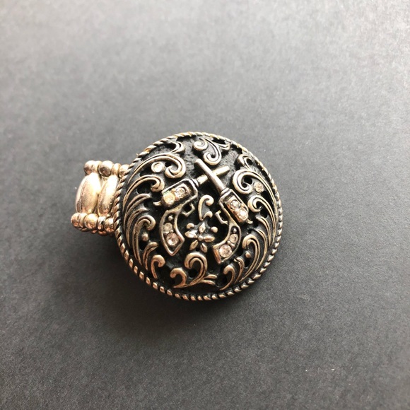 2 Cowboy Gypsy Boho Rhinestone Cross Pistols Rings - Picture 3 of 4